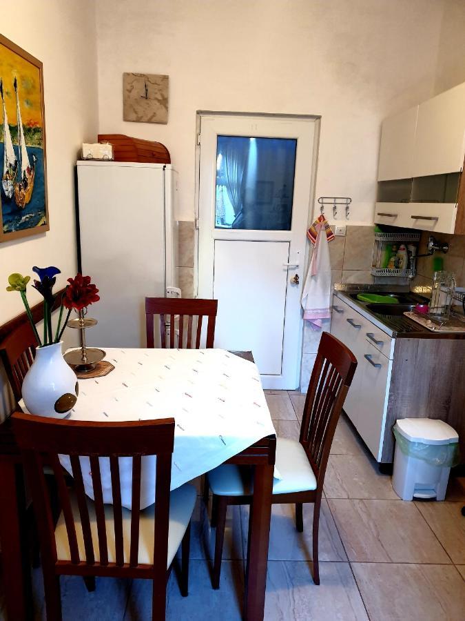 Yellow, Red & Blue Apartment Сплит Екстериор снимка