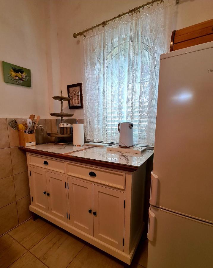 Yellow, Red & Blue Apartment Сплит Екстериор снимка