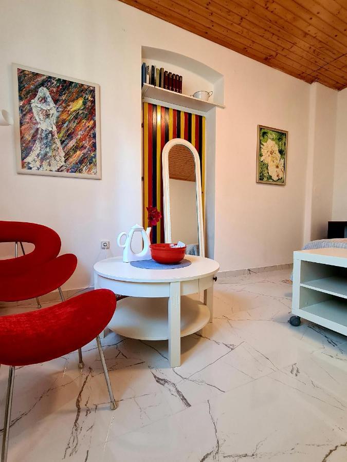 Yellow, Red & Blue Apartment Сплит Екстериор снимка